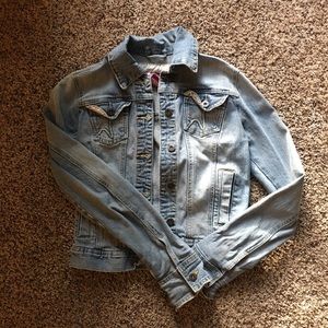 LIGHT WASH JEAN JACKET
